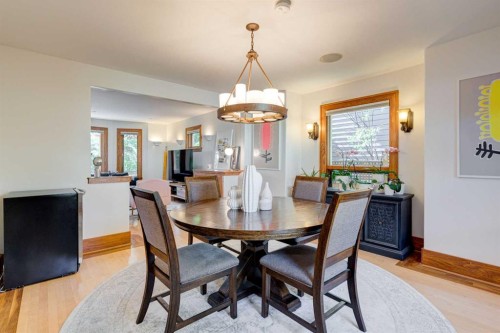 1512 33 Avenue Sw, Calgary, AB - Indoor Photo Showing Dining Room