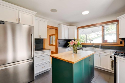 1512 33 Avenue Sw, Calgary, AB - Indoor Photo Showing Kitchen With Stainless Steel Kitchen