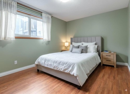 3-123 13 Avenue Ne, Calgary, AB - Indoor Photo Showing Bedroom