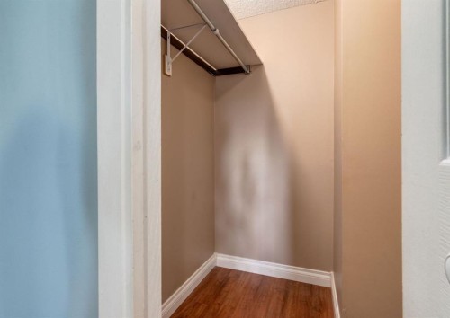 3-123 13 Avenue Ne, Calgary, AB - Indoor