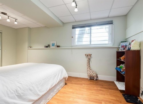 3-123 13 Avenue Ne, Calgary, AB - Indoor Photo Showing Bedroom