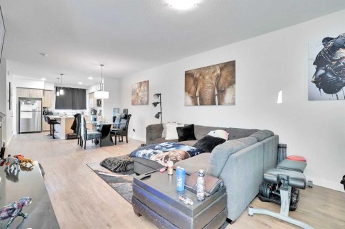 514 Wolf Willow Boulevard Se, Calgary, AB - Indoor Photo Showing Living Room
