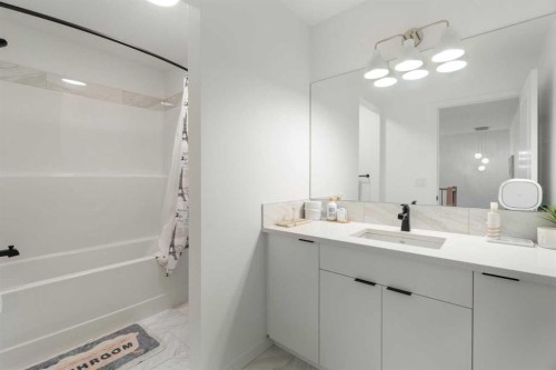 36 Magnolia Bay Se, Calgary, AB - Indoor Photo Showing Bathroom