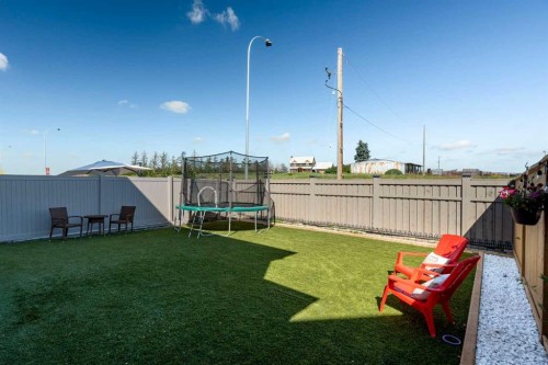 36 Magnolia Bay Se, Calgary, AB - Outdoor