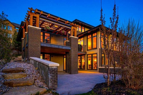 16 Spring Valley Way Sw, Calgary, AB - Outdoor