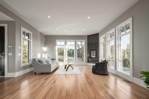 16 Spring Valley Way Sw, Calgary, AB - Indoor