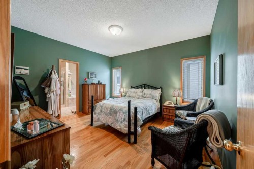 18 Prominence View Sw, Calgary, AB - Indoor Photo Showing Bedroom