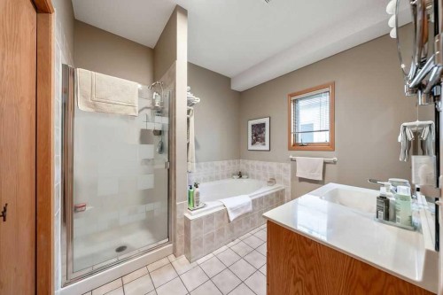 18 Prominence View Sw, Calgary, AB - Indoor Photo Showing Bathroom