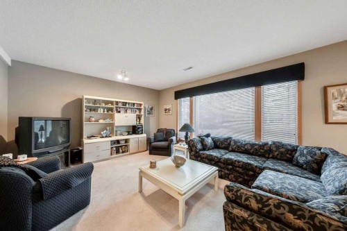 18 Prominence View Sw, Calgary, AB - Indoor Photo Showing Living Room