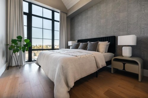 102-1700 73 Street Sw, Calgary, AB - Indoor Photo Showing Bedroom