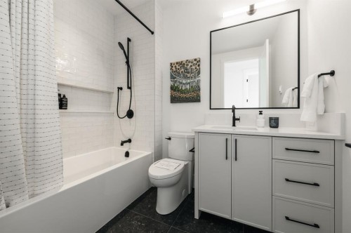 102-1700 73 Street Sw, Calgary, AB - Indoor Photo Showing Bathroom
