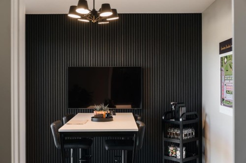 102-1700 73 Street Sw, Calgary, AB - Indoor