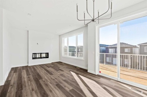 54 Lucas Place Nw, Calgary, AB - Indoor Photo Showing Other Room