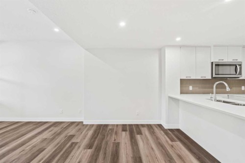 54 Lucas Place Nw, Calgary, AB - Indoor