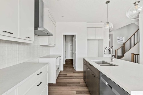 54 Lucas Place Nw, Calgary, AB - Indoor Photo Showing Kitchen With Double Sink With Upgraded Kitchen