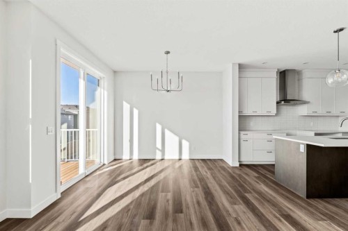 54 Lucas Place Nw, Calgary, AB - Indoor Photo Showing Kitchen