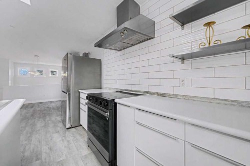 267 Panamount Hill Nw, Calgary, AB - Indoor Photo Showing Kitchen