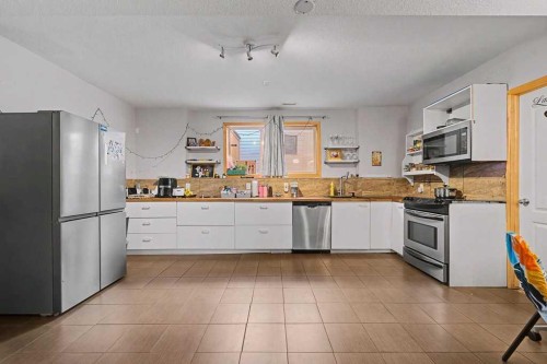267 Panamount Hill Nw, Calgary, AB - Indoor Photo Showing Kitchen With Stainless Steel Kitchen