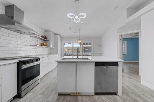 267 Panamount Hill Nw, Calgary, AB - Indoor Photo Showing Kitchen