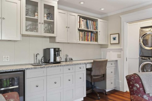 3020 7 Street Sw, Calgary, AB - Indoor Photo Showing Laundry Room