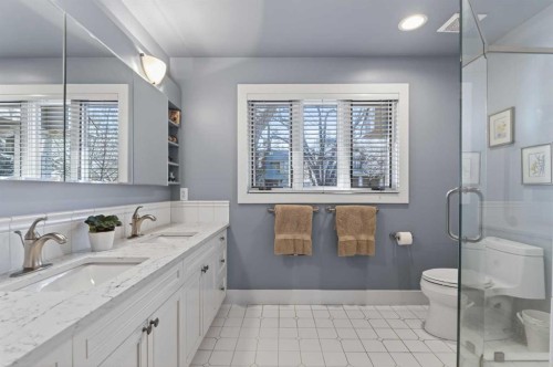 3020 7 Street Sw, Calgary, AB - Indoor Photo Showing Bathroom