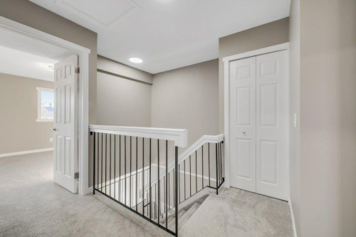 76 Glamis Gardens Sw, Calgary, AB - Indoor Photo Showing Other Room