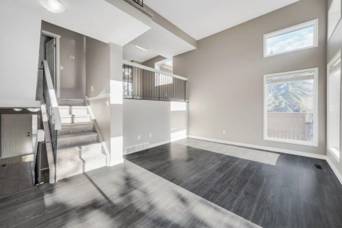76 Glamis Gardens Sw, Calgary, AB - Indoor Photo Showing Other Room