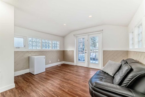 252 21 Avenue Ne, Calgary, AB - Indoor