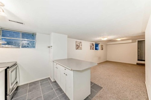 252 21 Avenue Ne, Calgary, AB - Indoor