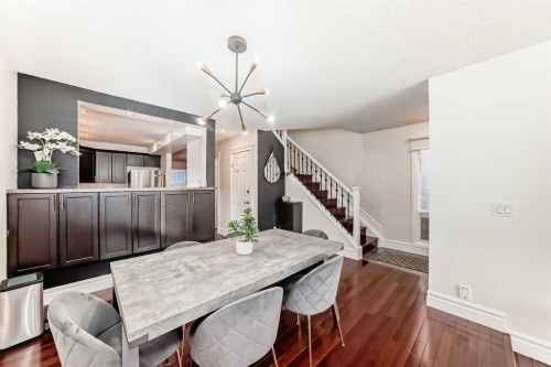 252 21 Avenue Ne, Calgary, AB - Indoor Photo Showing Dining Room