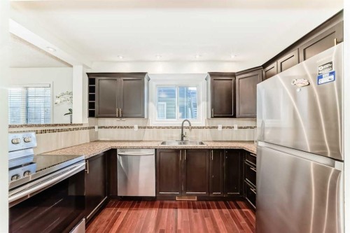 252 21 Avenue Ne, Calgary, AB - Indoor Photo Showing Kitchen With Stainless Steel Kitchen