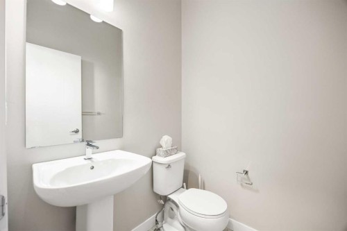 318 Evanscrest Square Nw, Calgary, AB - Indoor Photo Showing Bathroom