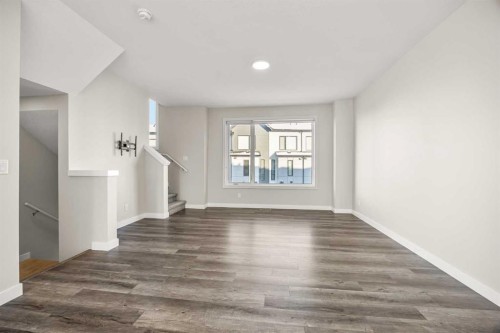 318 Evanscrest Square Nw, Calgary, AB - Indoor Photo Showing Other Room