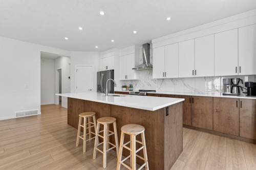 19 Rowley Park Nw, Calgary, AB - Indoor Photo Showing Kitchen With Upgraded Kitchen