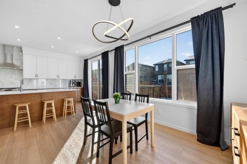 19 Rowley Park Nw, Calgary, AB - Indoor Photo Showing Dining Room