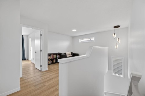 19 Rowley Park Nw, Calgary, AB - Indoor