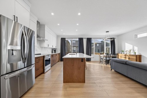 19 Rowley Park Nw, Calgary, AB - Indoor Photo Showing Kitchen
