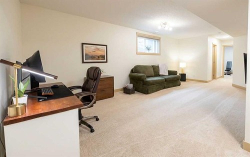 129 25 Avenue Ne, Calgary, AB - Indoor Photo Showing Office