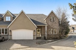 17-1359 69 Street SW Calgary, AB T3H 3W8