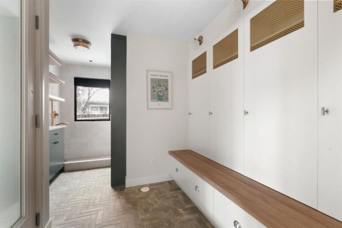 112 Pump Hill Green Sw, Calgary, AB - Indoor Photo Showing Other Room