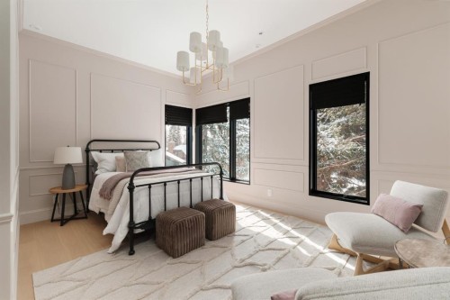 112 Pump Hill Green Sw, Calgary, AB - Indoor Photo Showing Bedroom