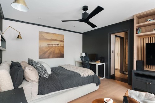 112 Pump Hill Green Sw, Calgary, AB - Indoor Photo Showing Bedroom