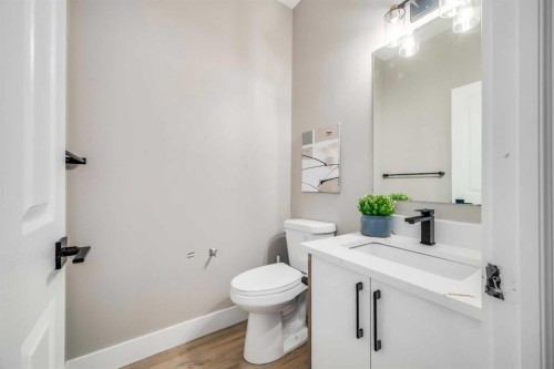 198 Panamount Villas Nw, Calgary, AB - Indoor Photo Showing Bathroom