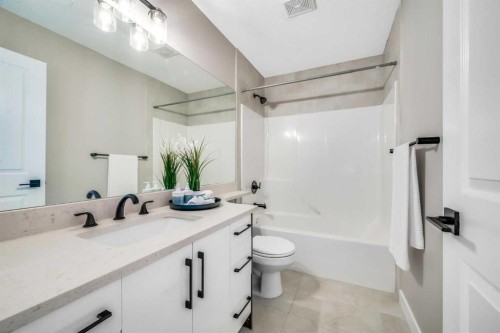 198 Panamount Villas Nw, Calgary, AB - Indoor Photo Showing Bathroom