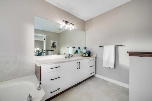 198 Panamount Villas Nw, Calgary, AB - Indoor Photo Showing Bathroom