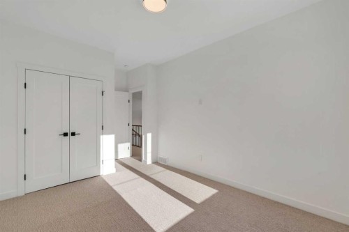 2436 30 Avenue Sw, Calgary, AB - Indoor Photo Showing Other Room
