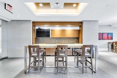 1418-222 Riverfront Avenue Sw, Calgary, AB - Indoor Photo Showing Dining Room