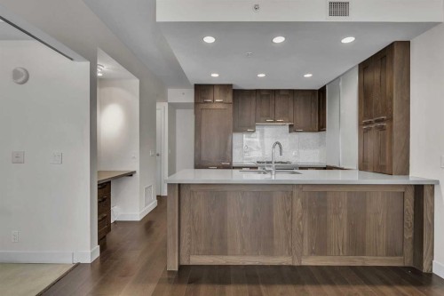 1418-222 Riverfront Avenue Sw, Calgary, AB - Indoor Photo Showing Kitchen