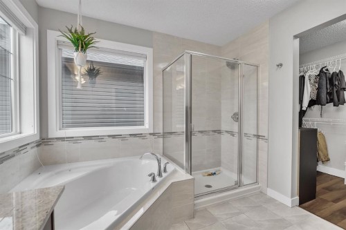 12 Cougar Ridge Manor Sw, Calgary, AB - Indoor Photo Showing Bathroom