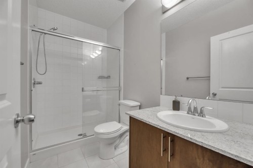 12 Cougar Ridge Manor Sw, Calgary, AB - Indoor Photo Showing Bathroom